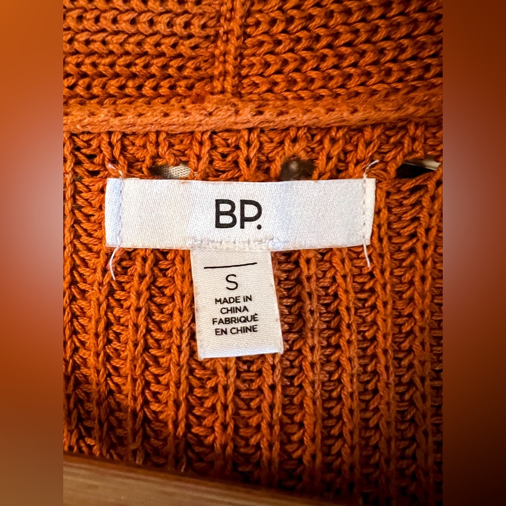 BP Women’s Cardigan - Picture 3 of 5